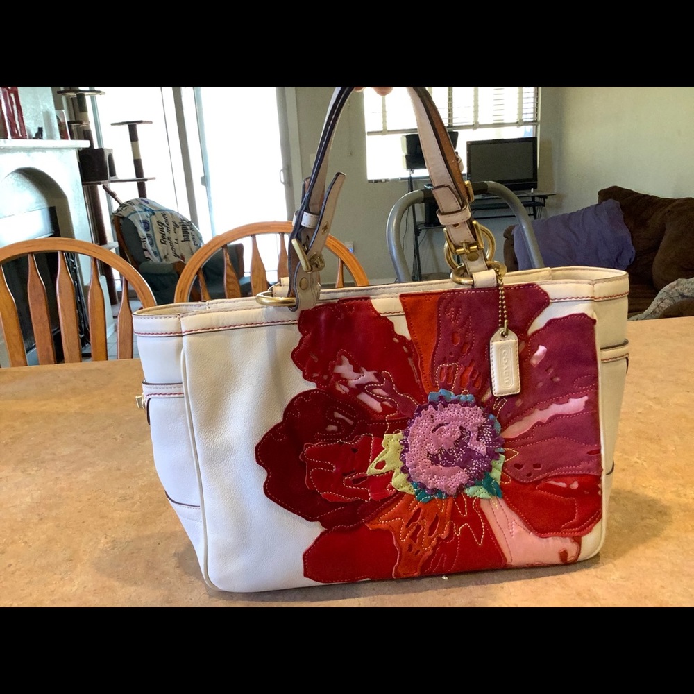 Coach J050 Poppy Flower purse